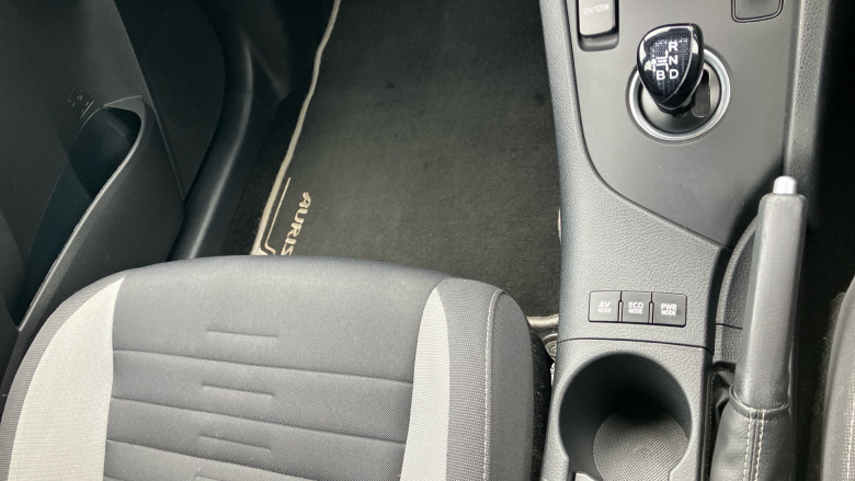 Toyota Auris 1.8 Hybrid Icon Tech TSS 5dr CVT Hybrid Estate